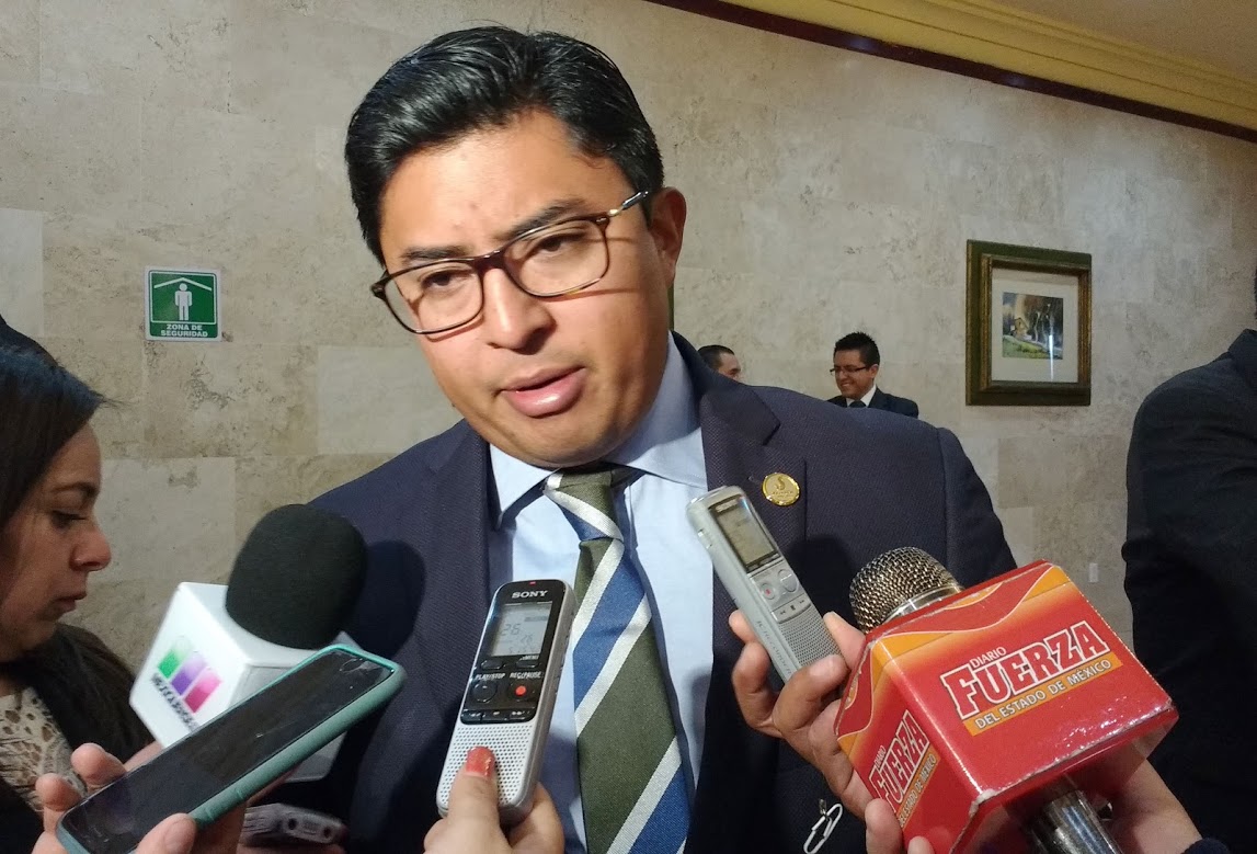 El alcalde de Jocotitlán, Iván de Jesús Esquer Cruz.