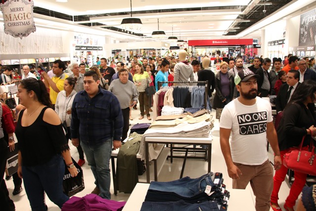 Inauguración de tienda comercial en Altama.