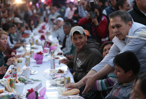 La Cena de Navidad en el Zócalo capitalino, se llevó a cabo anoche sin incidentes, reportó la Secretaría de Seguridad Pública de la Ciudad de México.