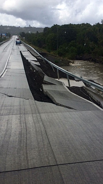 Chile activó la alerta de tsunami por un terremoto de 7.6 grados.