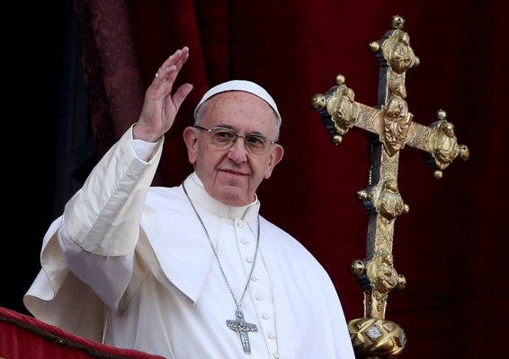 El Papa también rezó por las víctimas de los atentados terroristas.