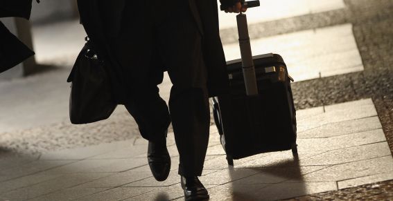 Prefieren a hombres mayores de 50 años.