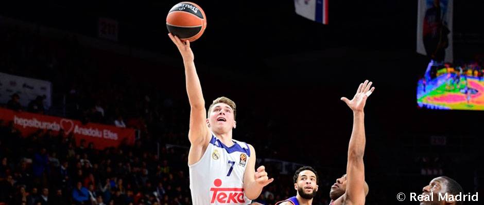 Real Madrid vence y rompe su maldición