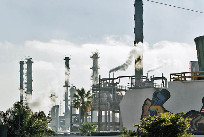 La refinería de Madero disminuyó 31 mil 216 barriles diarios la producción de gasolinas en noviembre. 