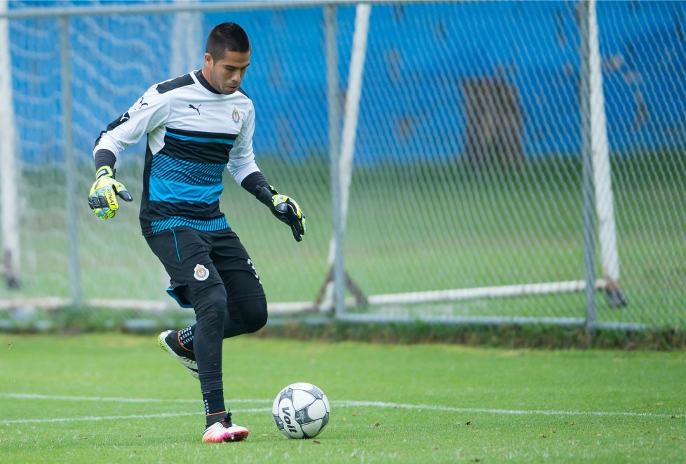 Miguel Jiménez sabe de antemano que defender el arco de Chivas conlleva una gran responsabilidad.