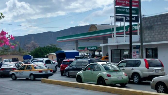 La Unión de Gasolineros Unidos garantizó que no habrá desabasto en las 210 gasolineras registradas en la región.