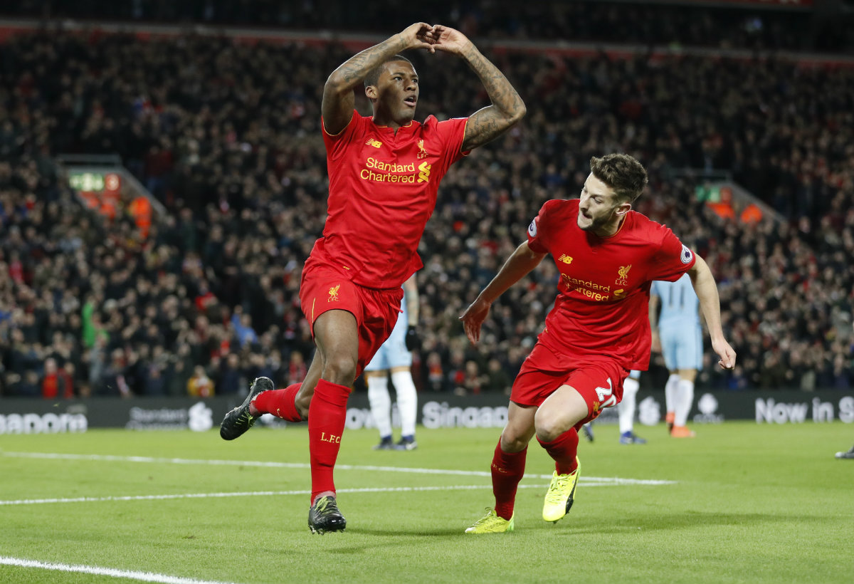 Wijnaldum anotó el gol de la victoria ante el Liverpool