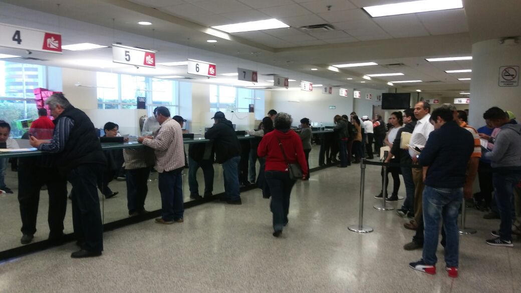 También hay algunos asesores para aclarar dudas de ciudadanos. 