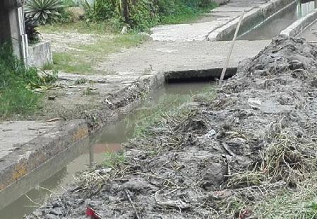 El agua ya no corre rápido para su desfogue.