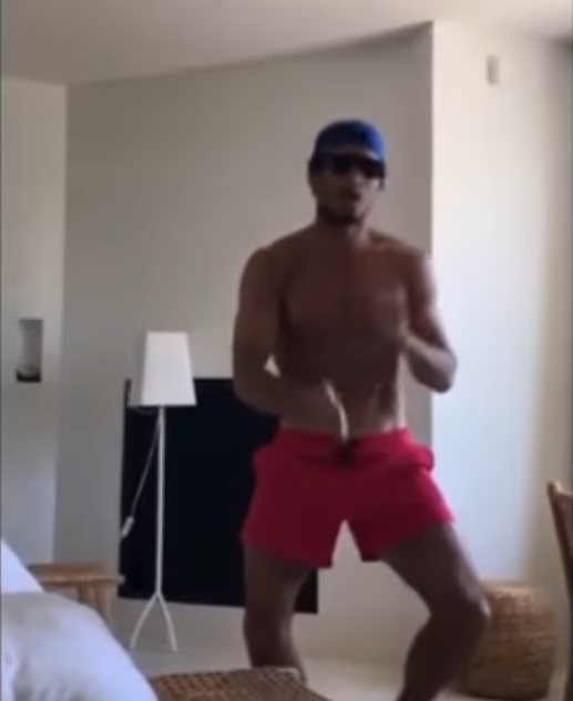 Juan Mónaco fue sorprendido mientras bailaba