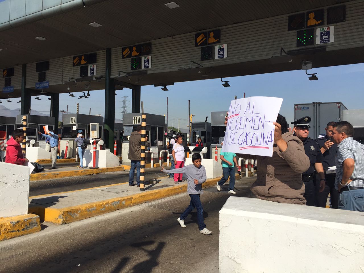La caseta tomada es la que está a la altura de Tepotzotlán, en el Estado de México.