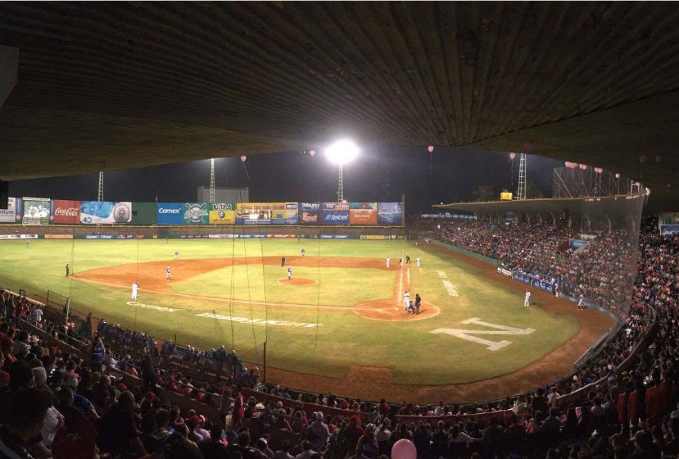Estadio Manuel "Ciclón" Echeverría, en Navojoa, Sonora. 