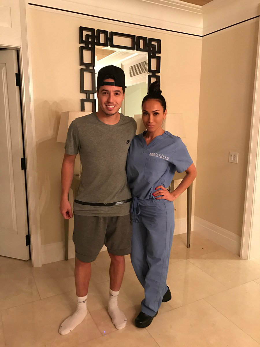 Samir Nasri en la clínica Drip Doctors en Los Ángeles