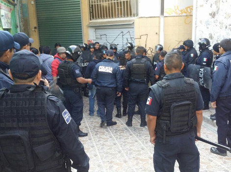 Integrantes de la Federación de Organizaciones Independientes, del Estado de Hidalgo, intentaron abrir el mercado Miguel Hidalgo, pero la Policía Muni