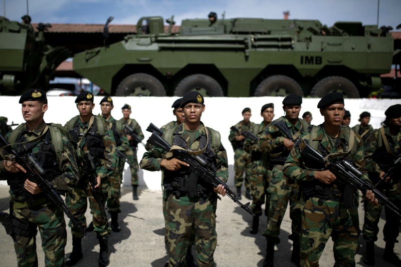 Los efectivos militares realizaron los ejercicios en el puerto de La Guaira, centro-norte de Venezuela.
