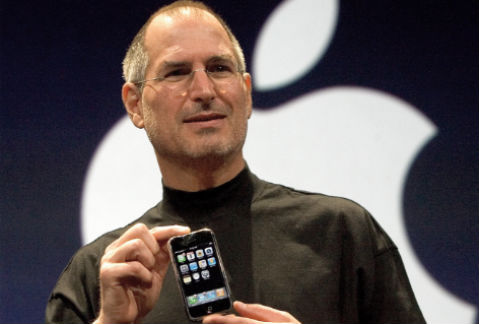 Steve Jobs presentó el primer iPhone el 9 de enero de 2007. 