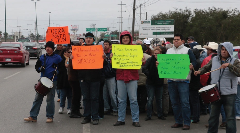 Aunque los transportistas no detuvieron actividades, sí hubo una manifestación en la carretera Tampico-Mante por el alza a la gasolina.