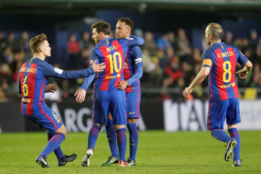 Jugadores del Barcelona en el juego ante Villarreal 