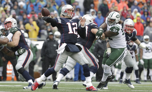 Tom Brady mariscal de campo de los Patriotas de Nueva Inglaterra.
