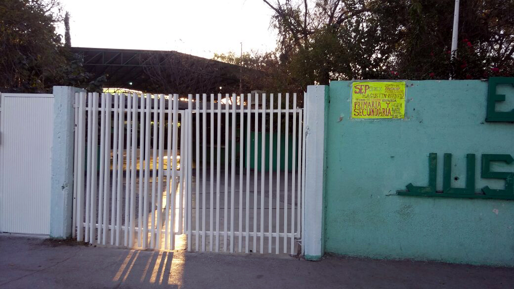Alumnos de la escuela 'Justo Sierra' en Lerdo no pudieron regresar a clases.