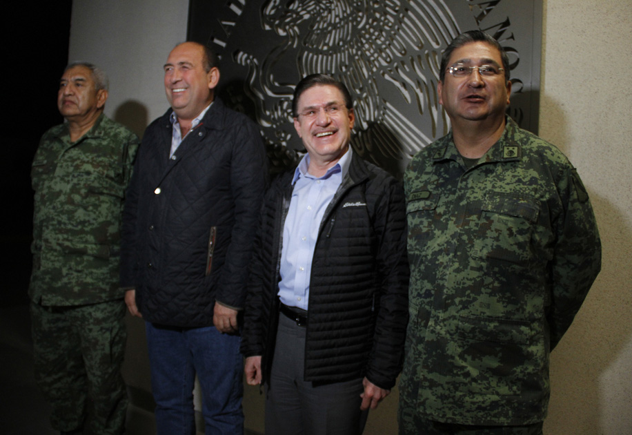 Ambos gobernadores destacan la disminución en los índices de violencia. 