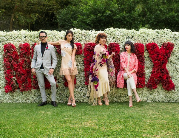 El director y sus actrices. 