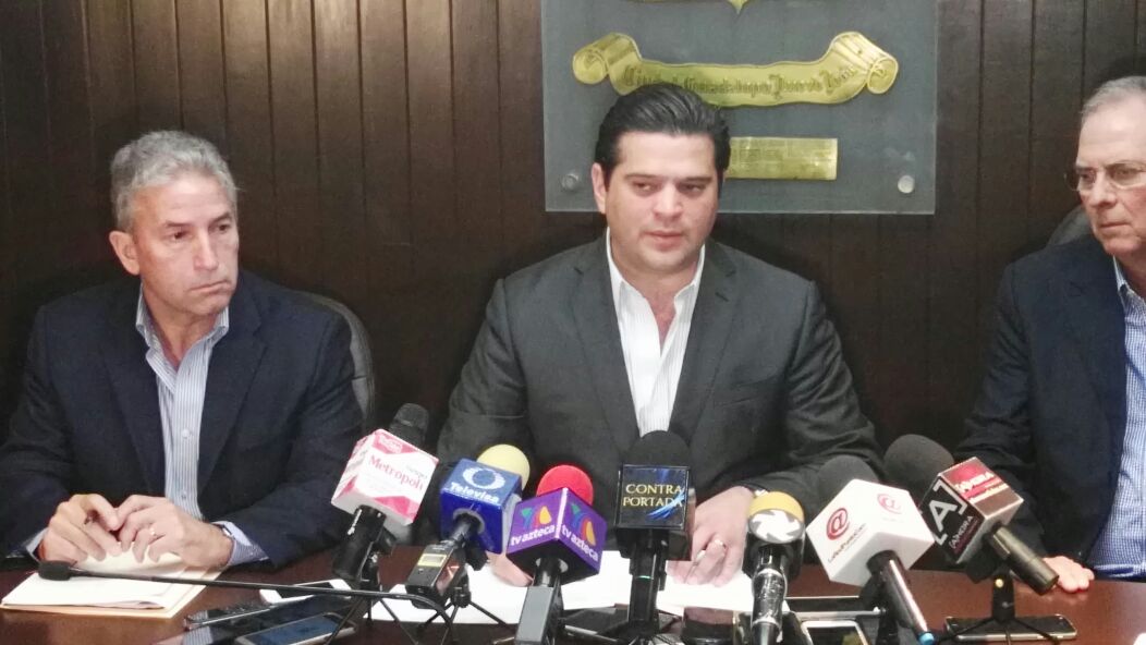 También anunció descuentos en cobro de impuestos y ahorros en el gasto corriente.