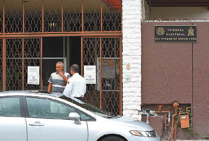 El magistrado presidente explicó que en el área trabajan 40 personas. 