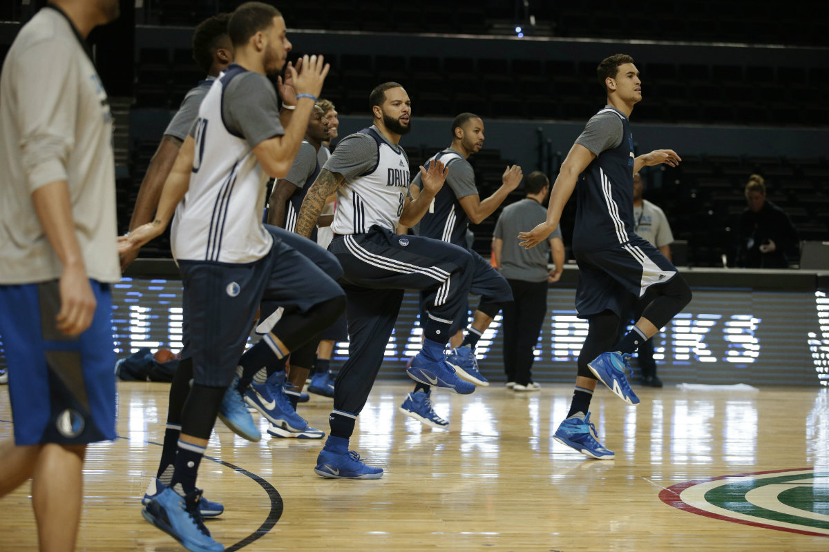 Suns entrenan previo a su partido de hoy en la noche
