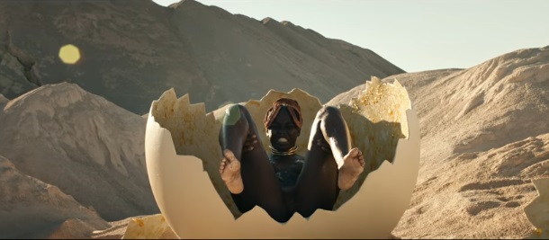 Así suena "Somos anormales", lo nuevo de Residente.