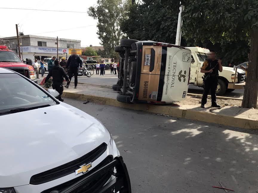 Dos custodios resultaron lesionados. 