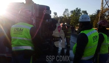 El incidente afecta dos carriles de estrema derecha.