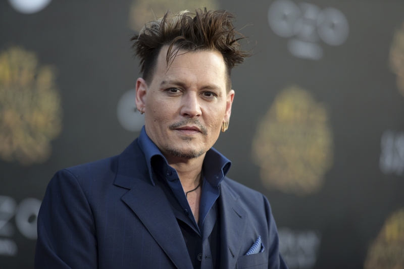 Johnny Depp pide 25 millones de dólares. 