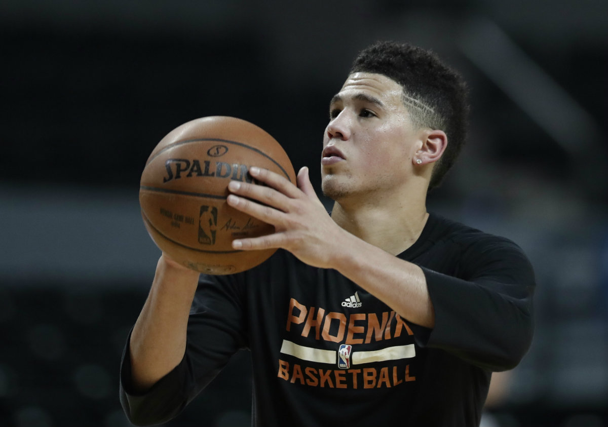 Devin Booker en la Arena Ciudad de México