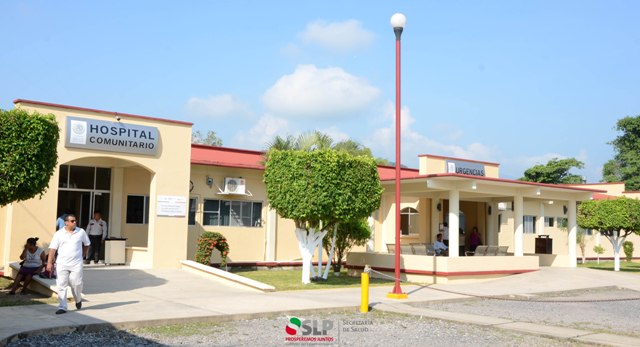 Mujer da luz en carretera, un médico se aplicaba a su rutina de ejercicios cuando escuchó el auxilio.