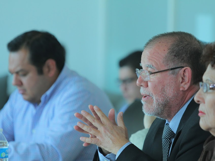 En Torreón, el director de Salud Municipal, Manuel Velasco Gutiérrez, compareció ante el Cabildo.
