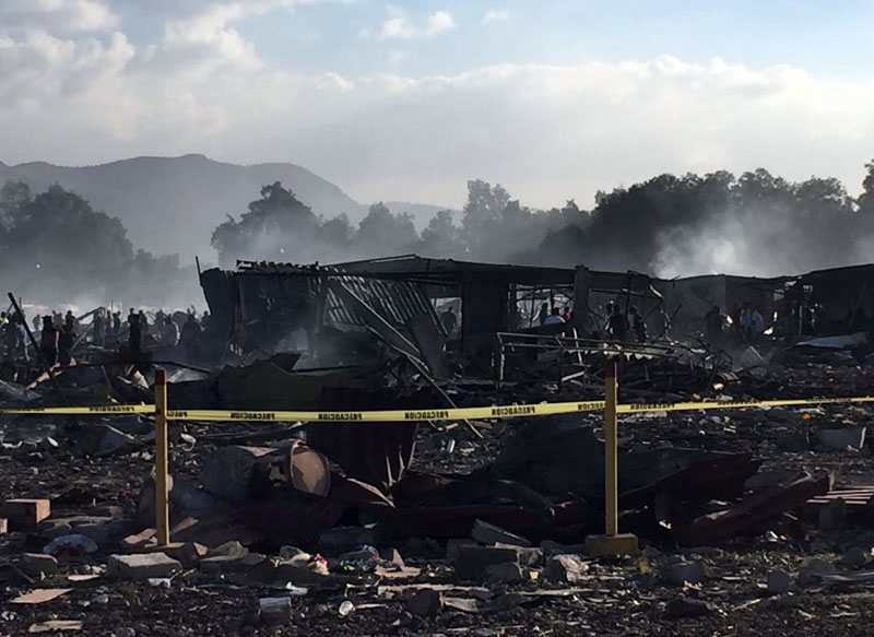 Una víctima más de la explosión de Tultepec.