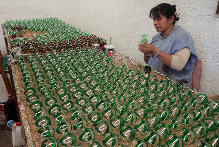 También los apoyan para convertirse en proveedores de empresas y cadenas de renombre.