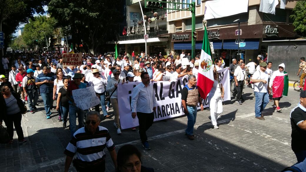 Continúan las protestas por el gasolinazo en Guadalajara 