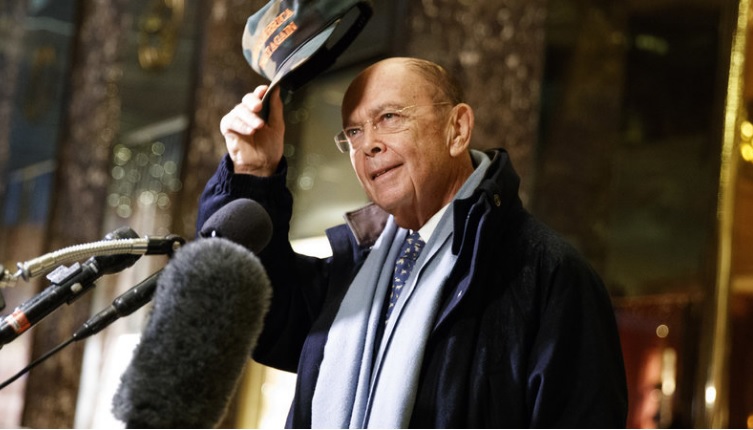 Se ganó el apodo de "El Rey de la banca rota" gracias a que ha logrado construir su fortuna comprando empresas con problemas financieros.