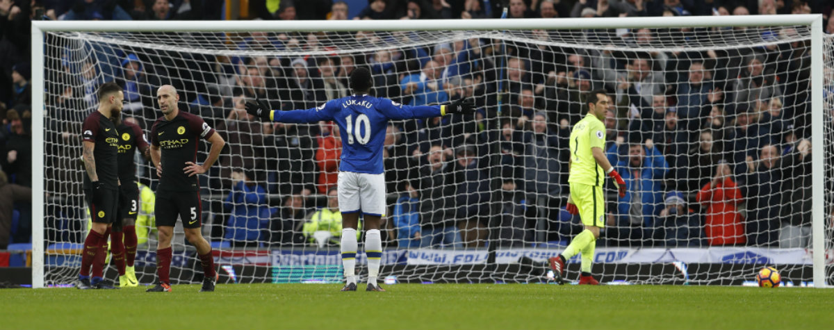 Lukaku anotó un tanto en la goleada del Everton al Manchester City