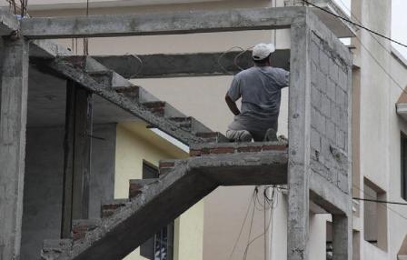 Por lo números rojos y cierre de las empresas del sector se quedarían sin empleos miles de obreros.