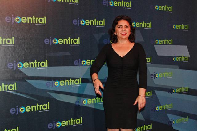 La diputada Ivonne Ortega solicitó licencia a su cargo para buscar la candidatura del PRI a la presidencia en 2018. 