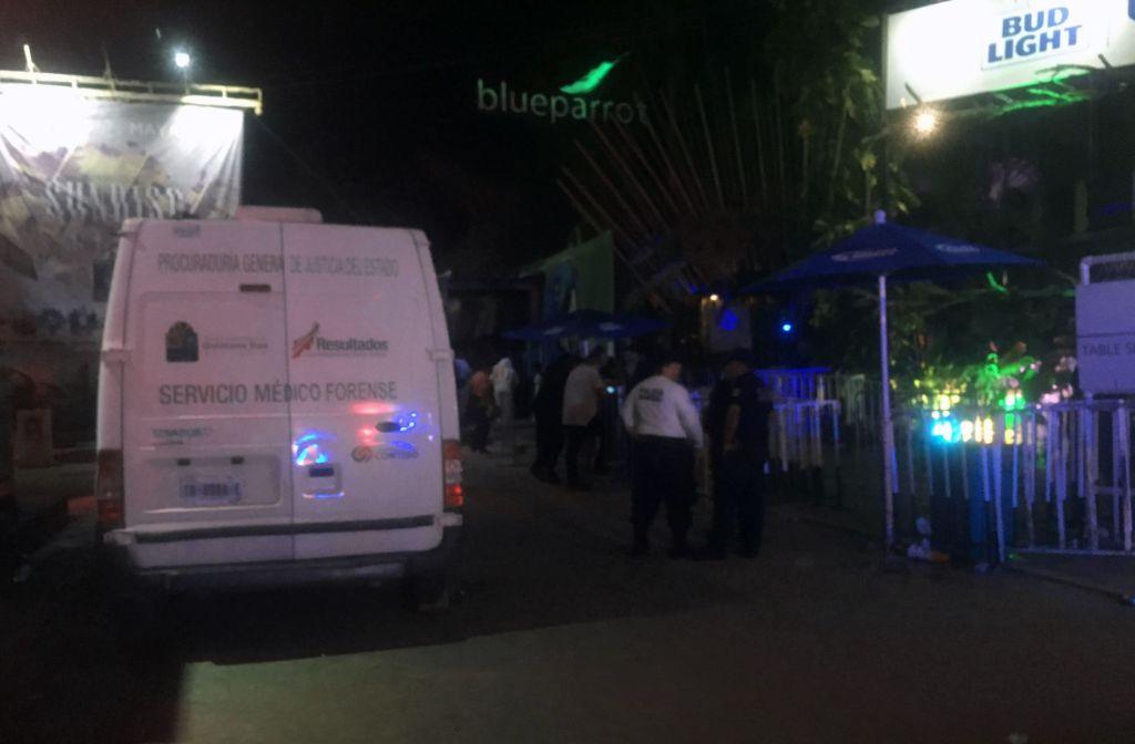 En el tiroteo fallecieron tres elementos de seguridad del evento.