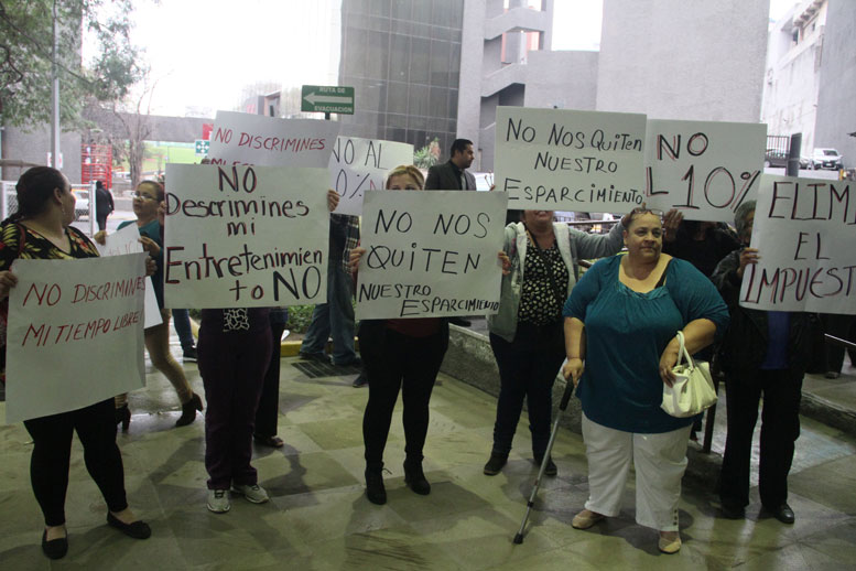 Los manifestantes comentaron que acuden a los casinos a eliminar el estrés y a convivir en familia.