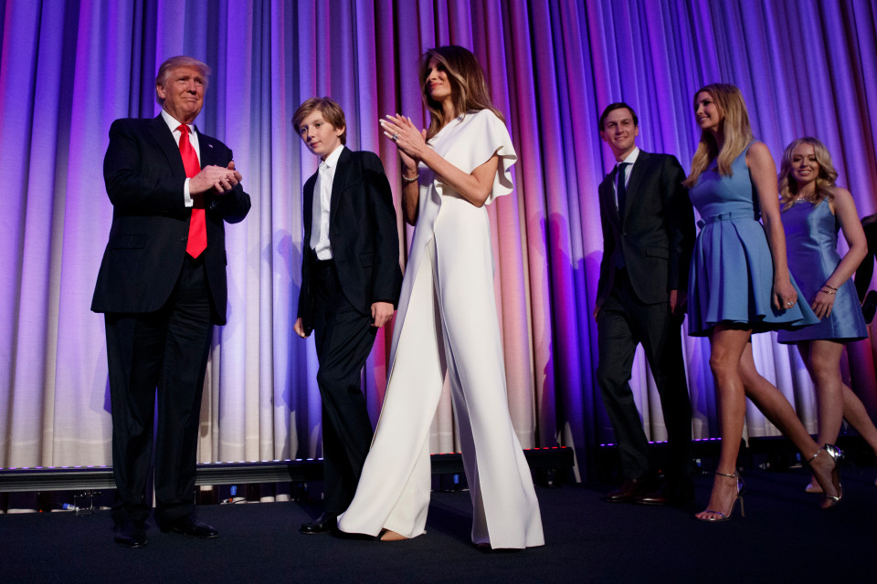 Melania Trump compró el traje Ralph Lauren que usó la noche en la que se declaró ganador a su esposo, Donald Trump. 