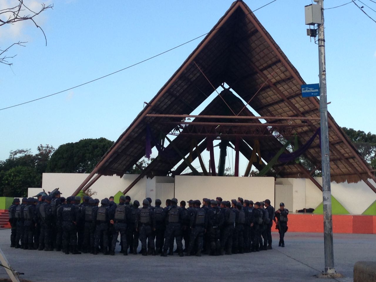 Los primeros de 300 elementos llegaron a Cancún y Playa del Carmen.