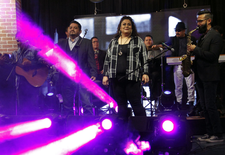 Concierto 'desenchufado' de Chicos de Barrio este viernes en Telediario.