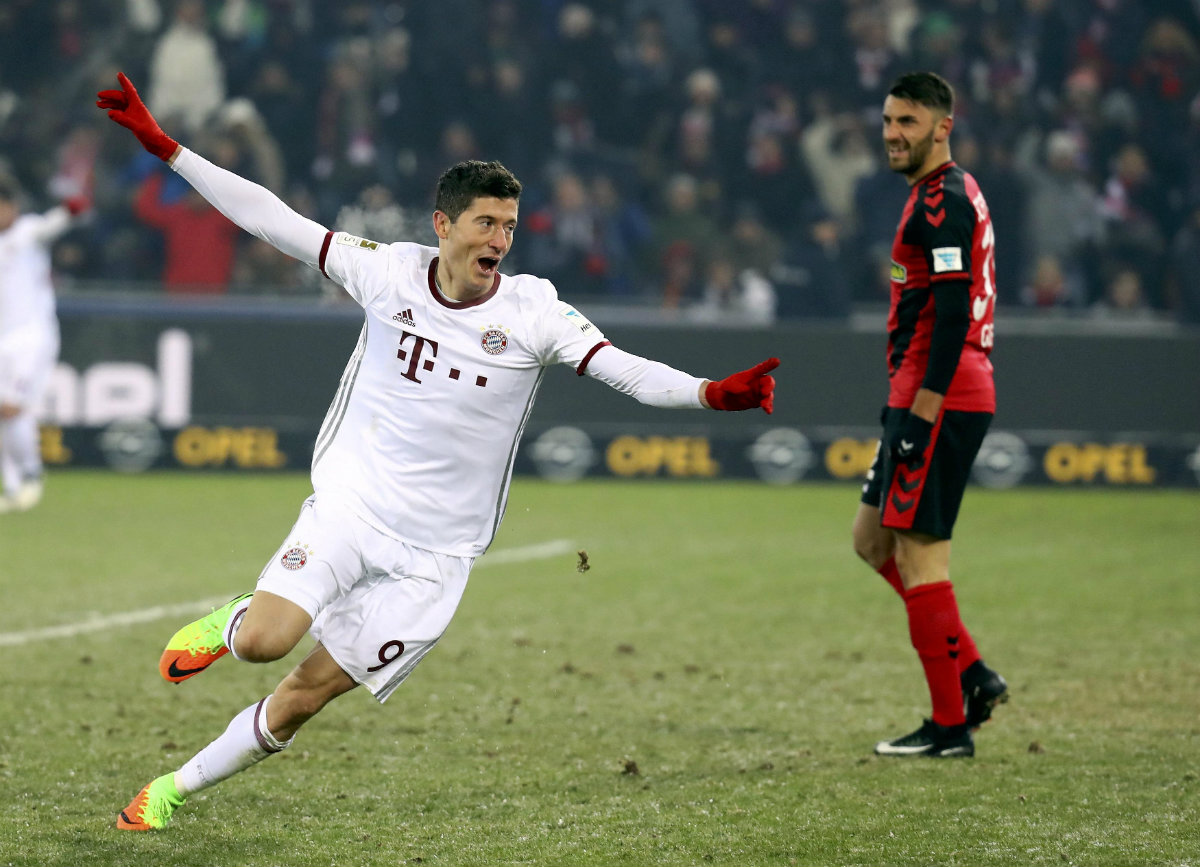 El polaco Robert Lewandowski anotó el gol del triunfo