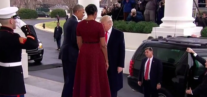 El presidente Barack Obama y Michelle recibieron a Donald Trump y su esposa Melania.